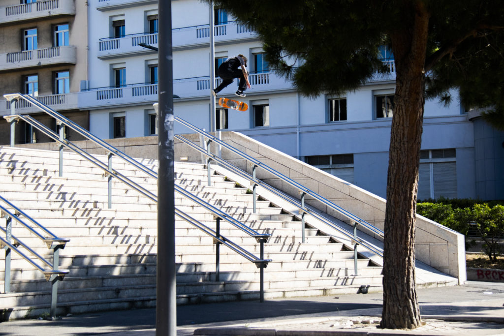 marches-skate-escalier-flip-orange-photographe-professionnel