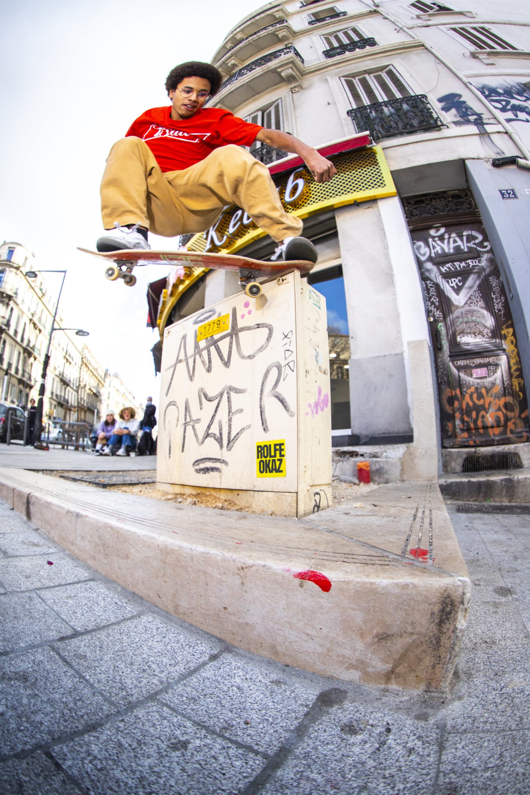 skateur en crook marseille crook-skateur-rouge-marron-sport-extreme