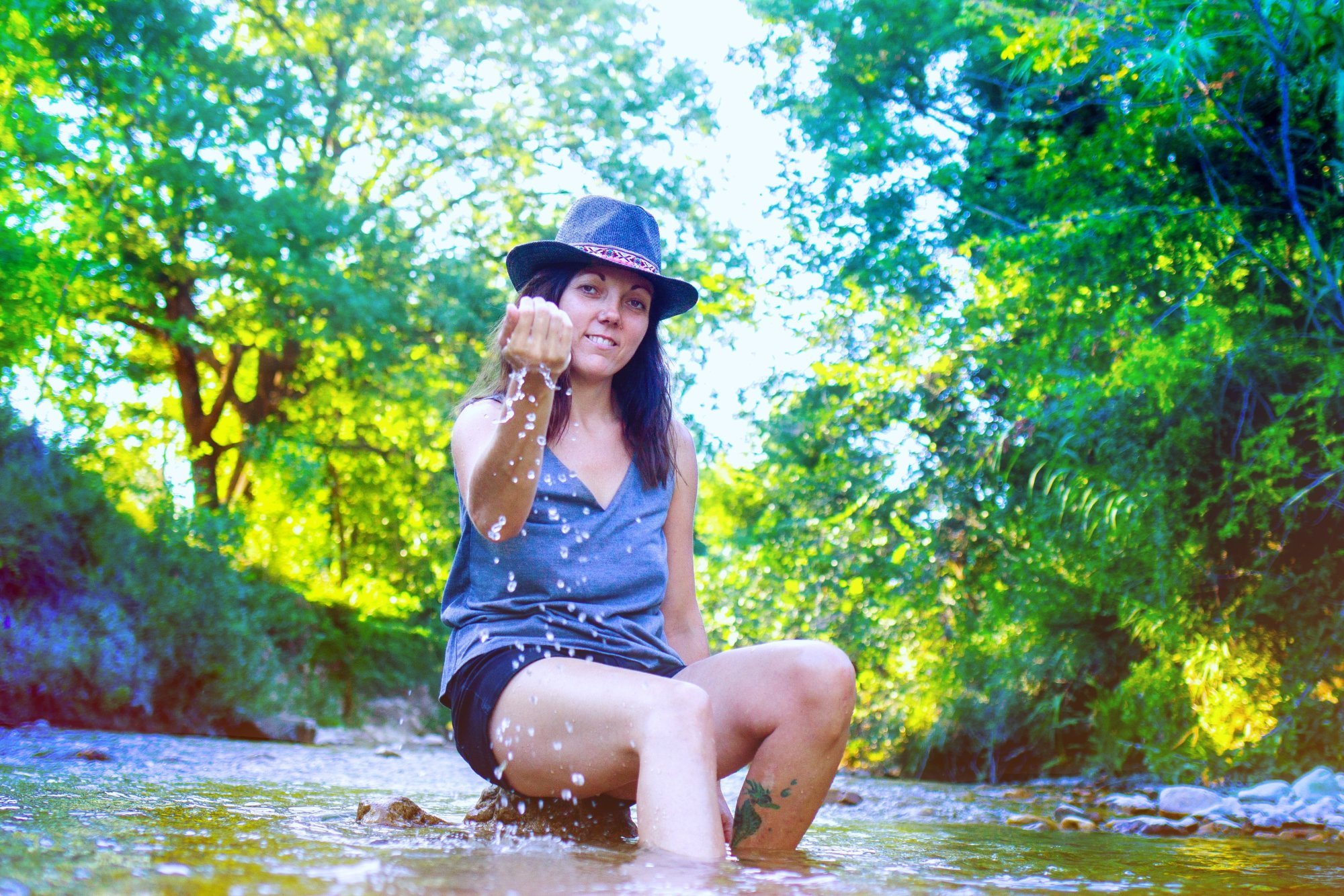 2000_5f07039b8a90a
