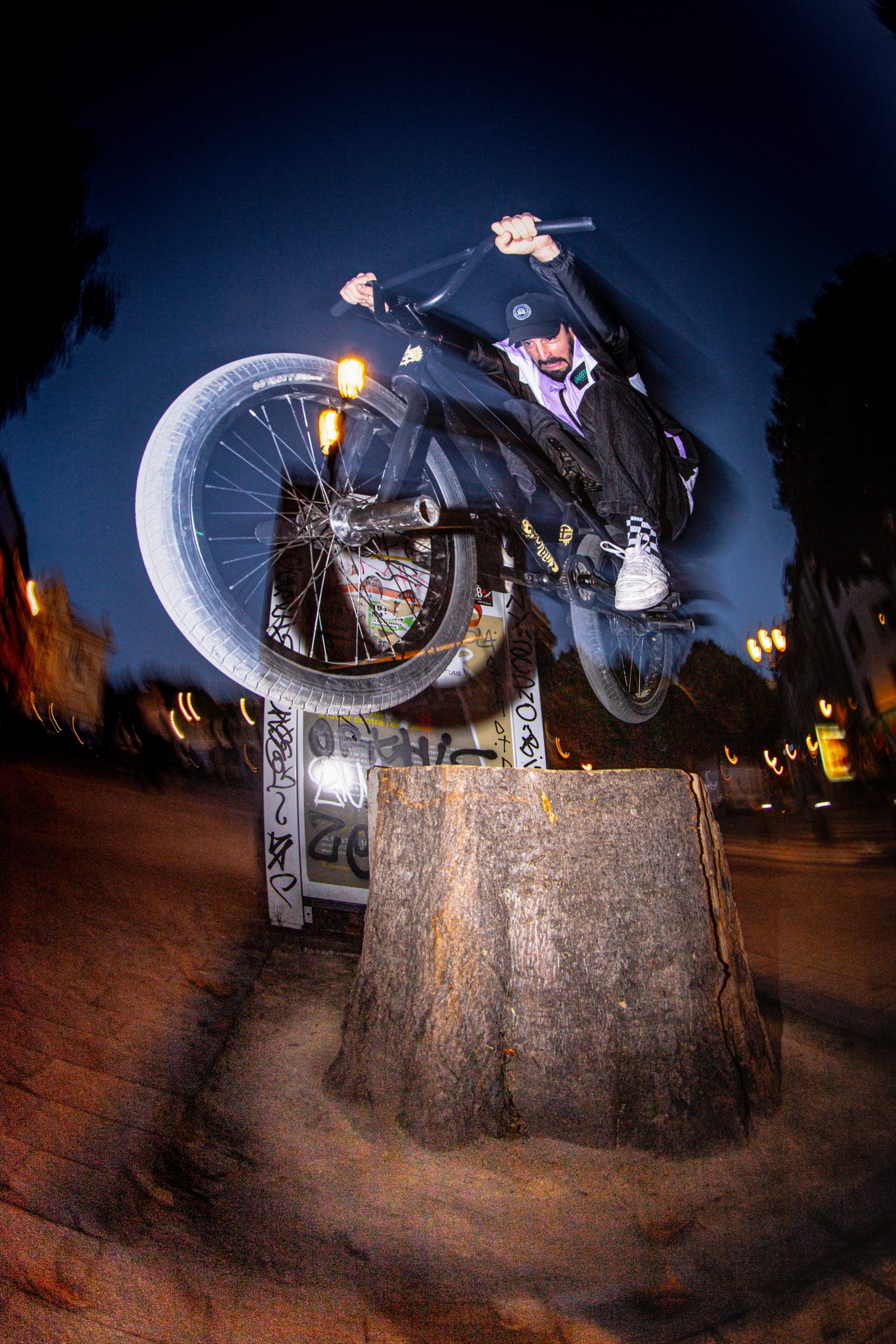 bunny up en bmx bmx-nuit-freestyle-violet-sport-extreme